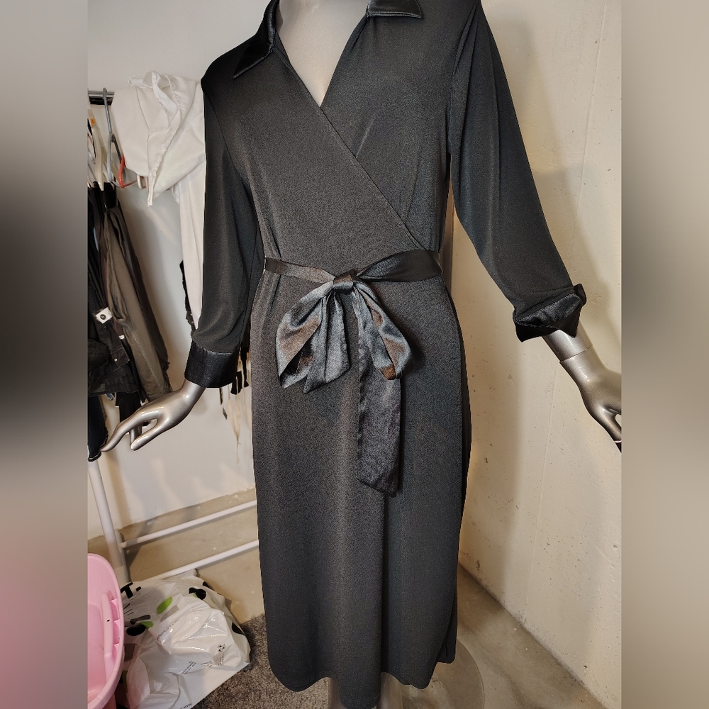 George Black wrap around dress satin collar and wrist stretch material large